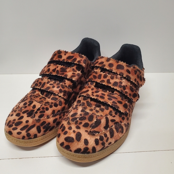 Cushionaire Shoes - NWOT CUSHIONAIRE Bastion Leopard Print Casual Hook and Loop Closure